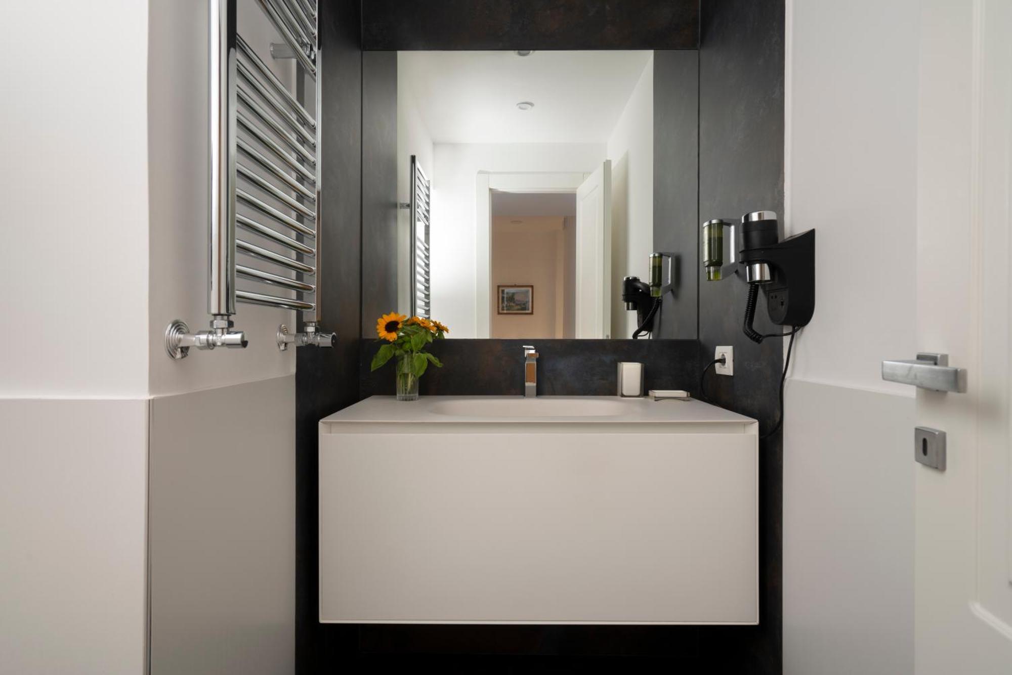 A.Ri.El Luxury Apartment Napoli Eksteriør billede